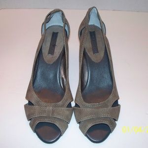 Banana Republic Gray Suede Cone heels sz 8.5